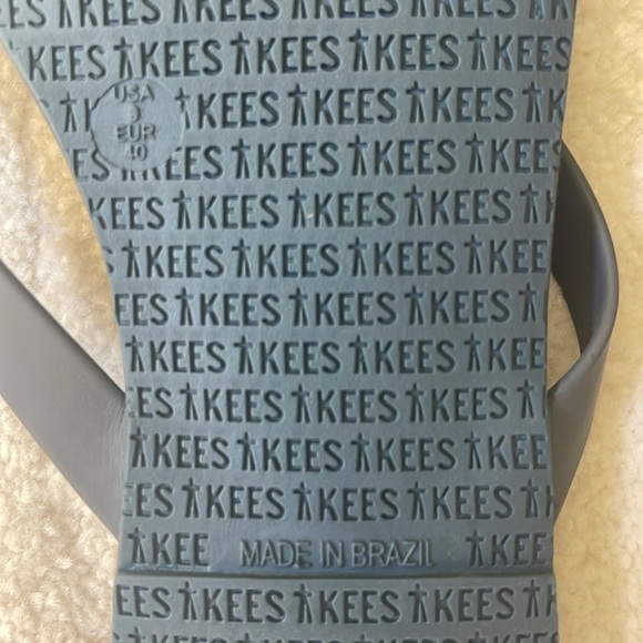 Tkees Boyfriend Vegan matte blue flip flops size 8.5 brand new, bag included - Picture 3 of 4